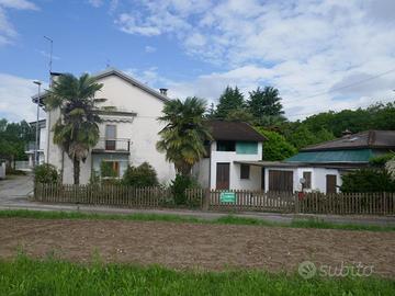 Casa di testa bicamere