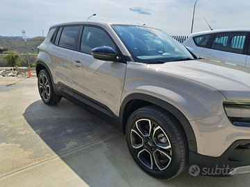 Jeep Avenger E-Hybrid Summit