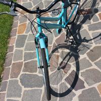bici donna colore celeste