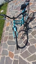 bici donna colore celeste