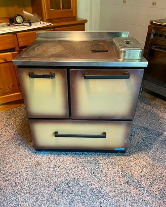 Cucina economica a legna