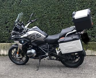 BMW R 1200 GS con tris borse vario