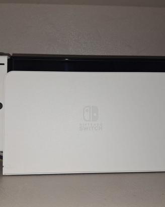 Nintendo Switch OLED + 5 Giochi + Accessori