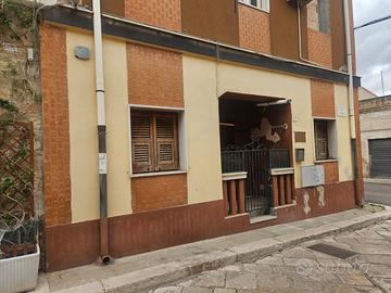 Vendita casa semi indipendente pian terreno in Pug