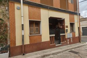 Vendita casa semi indipendente pian terreno in Pug