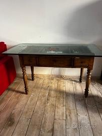 Tavolo legno con cristallo