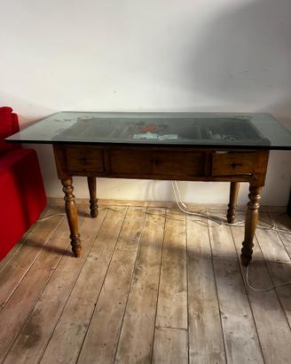 Tavolo legno con cristallo