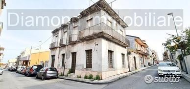 Casa indipendente e terreno edificabile a Giarre