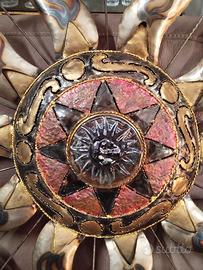 Grande sole da muro in metallo decorativo