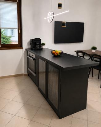 Isola/Bar IKEA con cassetti soft-closing - €900