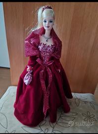 Barbie da collezione, Holiday 2002 abito rosso