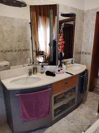 mobile da bagno con doppio lavandino 