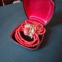 Spilla da donna in corallo sintetico anni 50/60