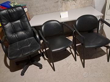 Scrivania e sedie