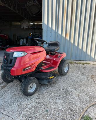 Trattorino tagliaerba MTD