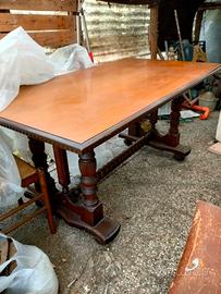 Tavolo da pranzo in legno massello, stile classico