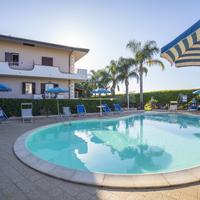 Appartamento con piscina vicino al mare