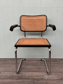 Sedia vintage in stile Cesca con braccioli