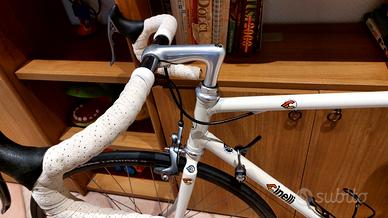 bici strada Cinelli