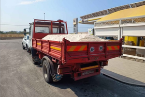 Om 50-10 trilaterale ribaltabile