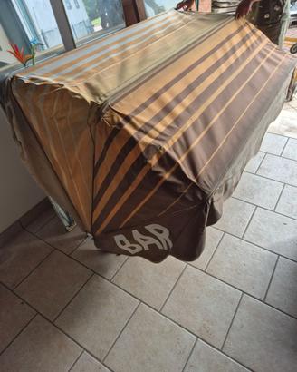 tenda da sole a cappottina piegata