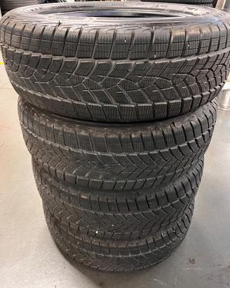 Gomme usate invernali Goodyear 215/60r18 ottime co