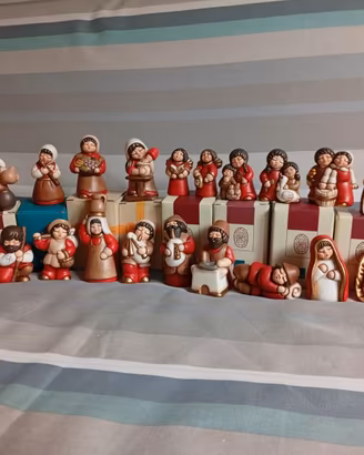 Pastori e Pastorelle Thun Presepe Rosso