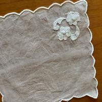piccolo centrino in organza bianco ricamato, cm.17