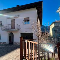 Ampio appartamento ultimo piano in bifamiliare