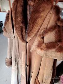 cappotto con mantella 