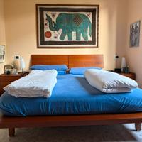 Letto e comodini in vero legno ciliegio