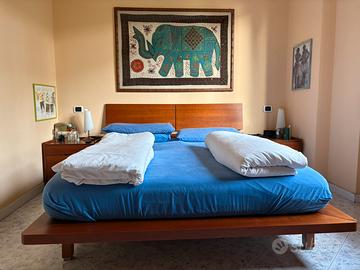 Letto e comodini in vero legno ciliegio