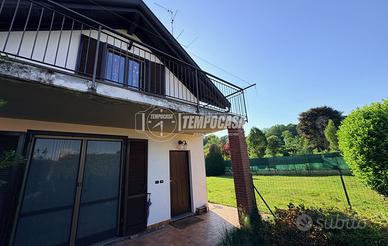 VILLA A SCHIERA DI TESTA CON 500 MQ DI GIARDINO