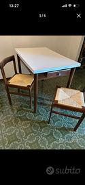 Tavolo e sedie vintage allungabile noce e laminato