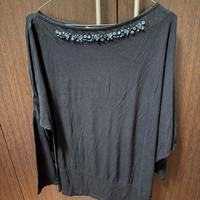 Maglietta con gioielli girocollo