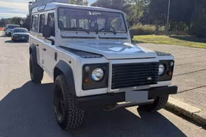 LAND ROVER DEFENDER