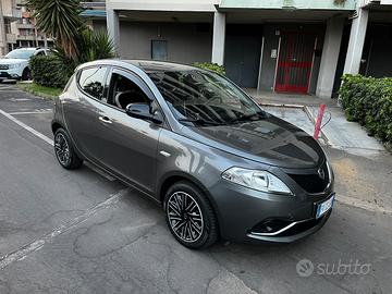 Lancia Ypsilon 1.2 69 cv