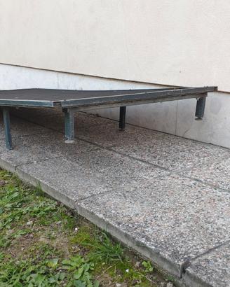 rampa per disabili o scarico merci