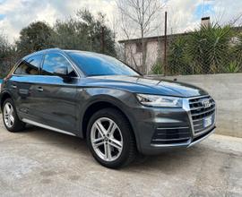 AUDI Q5 40 2.0tdi Business Sport quattro