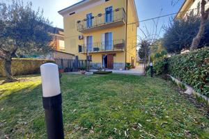 CALCINARI BIFAMILIARE AMPIO GIARDINO TAVERNA GARAG