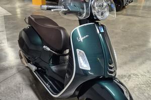 Vespa GTS 300 hpe Touring ABS
