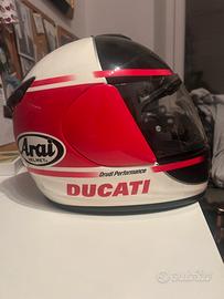 Casco arai Chaser ece 22-05 ducati
