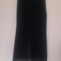 Pantaloni a zampa con elastico in vita