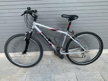 MTB Mountain Bike " Fuji - Nevada 4.0 "