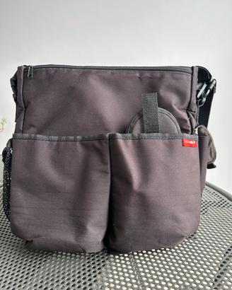 Borsa per cambio pannolini con kit viaggio