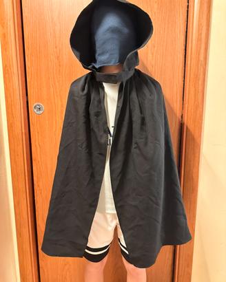 Mantello con cappuccio per carnevale