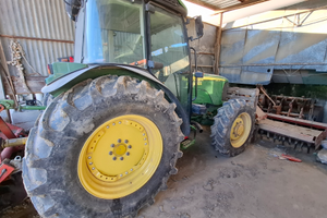 Trattore Jon Deere mod.5515