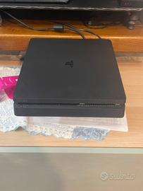 Play Station 4 slim, 2 controller e 5 giochi