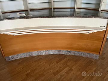 arredamento bancone per negozio