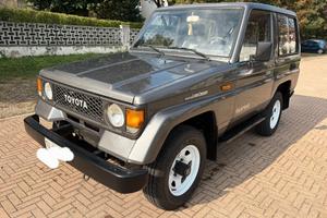 toyota land cruiser lj70 